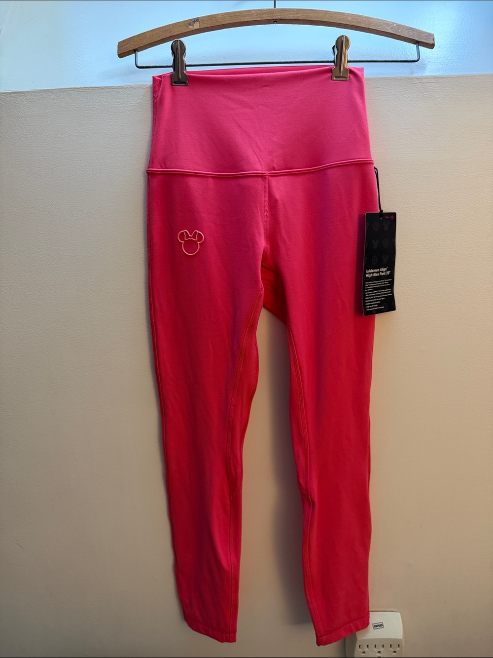 Lululemon Align  NWT women’s' Hot Pink High-Waist Leggings w/ Minnie outline s4